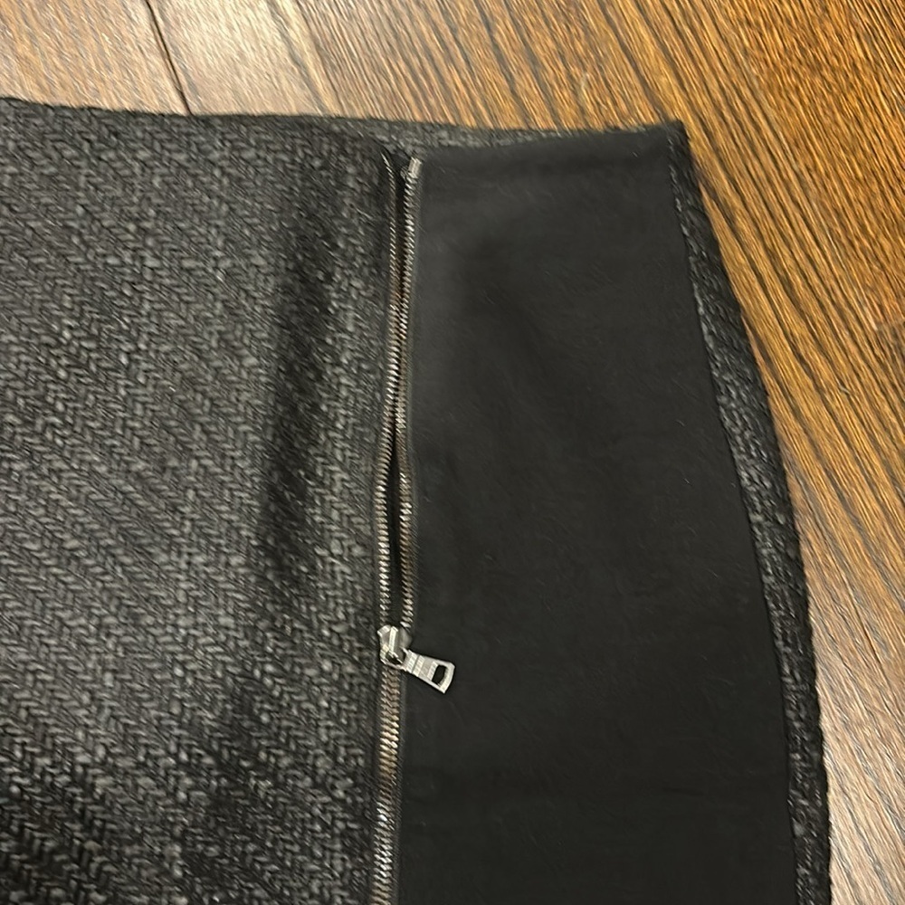Ann Taylor side zipper skirt in black - Picture 4 of 8